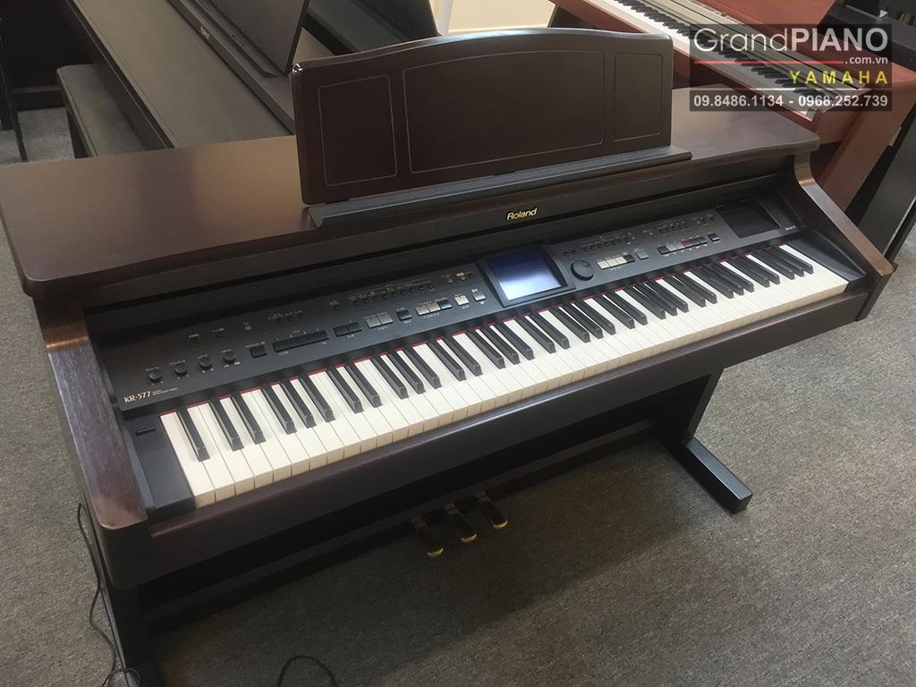 ROLAND KR-577D SERIAL: ZN18976 